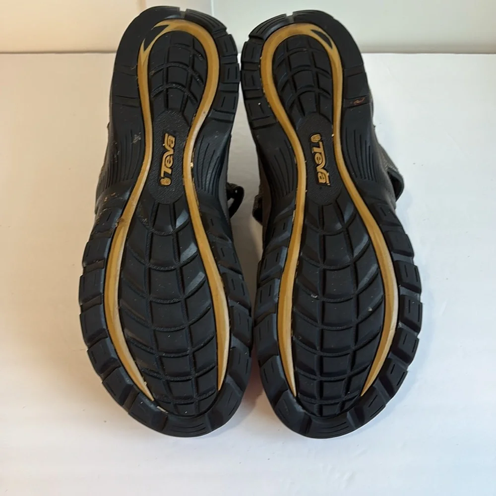 Teva Forebay Hiking Fisherman Sandals